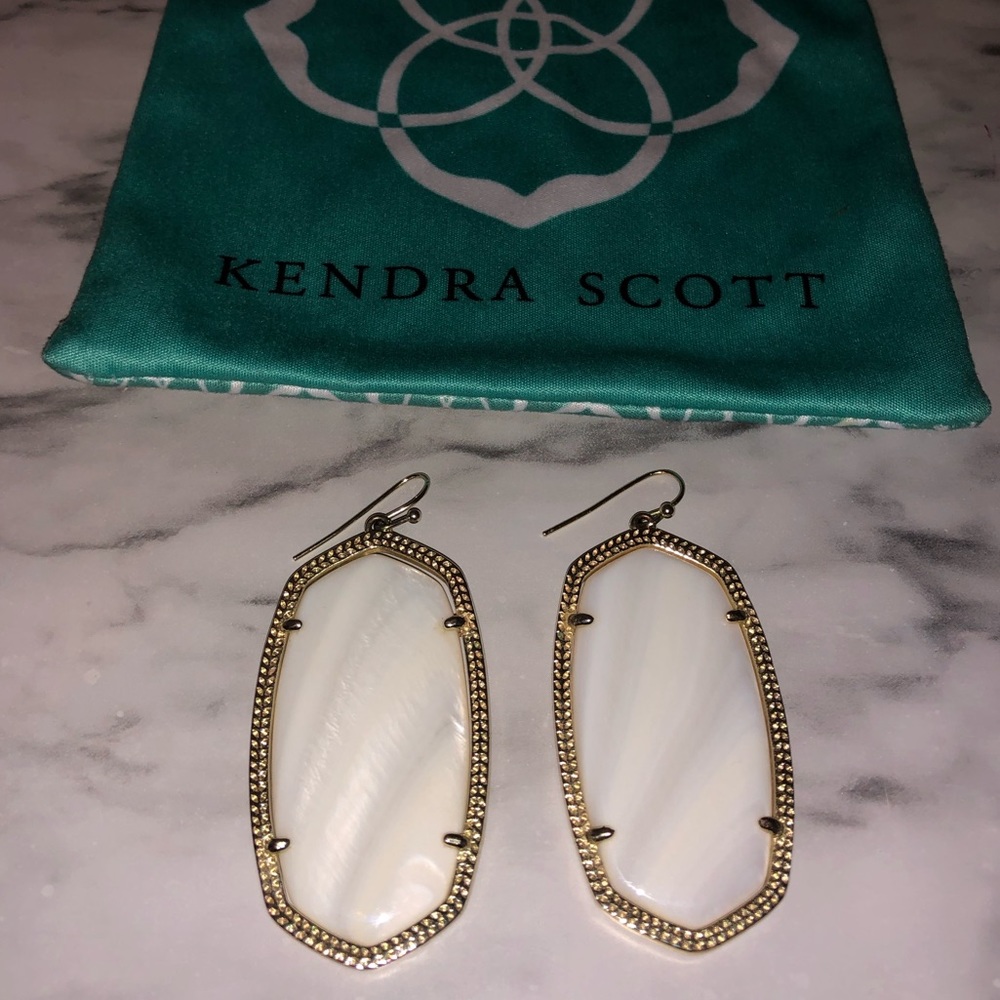 Kendra Scott White Earrings with Gold Hardware ✨🤍